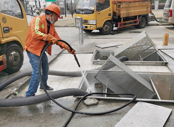 长征镇隔油池清理